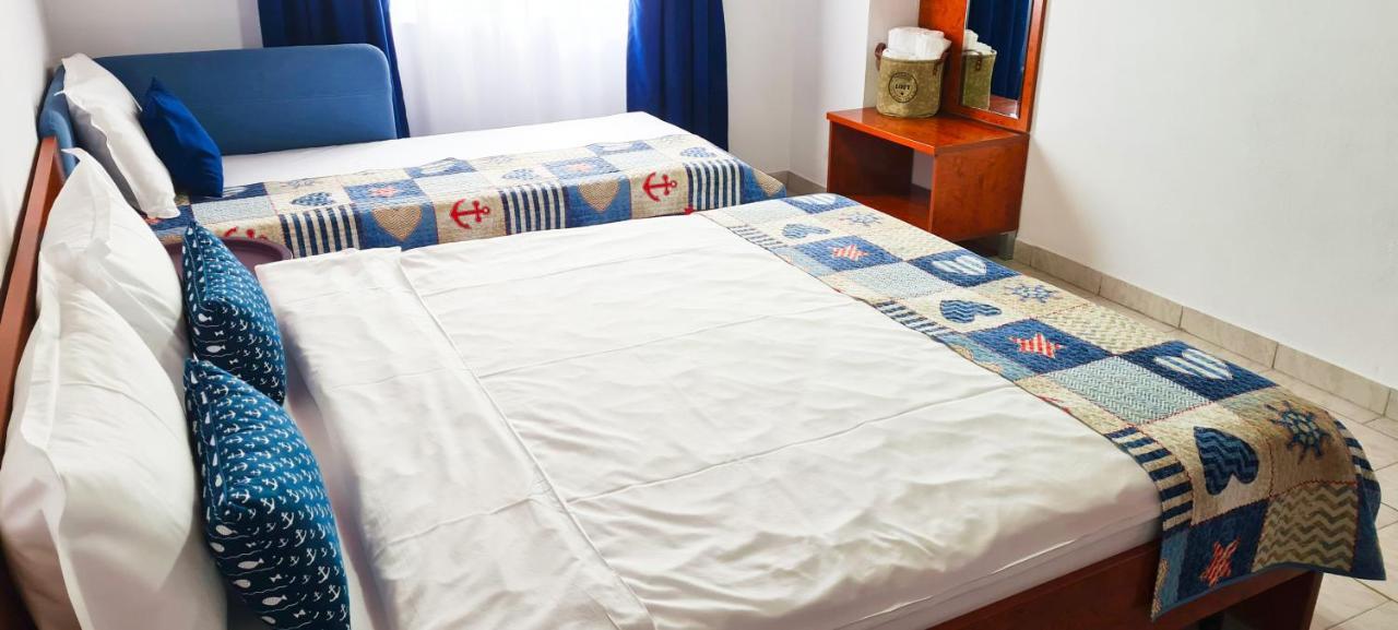 Casa Epat Hotel 2 Mai Bagian luar foto